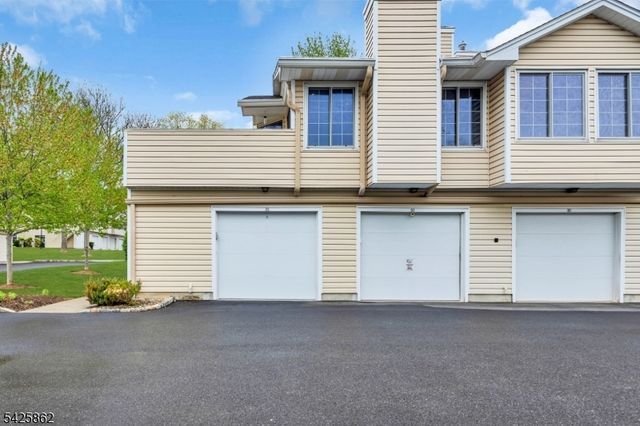 33 Foxwood Court, Bedminster Twp., NJ 07921