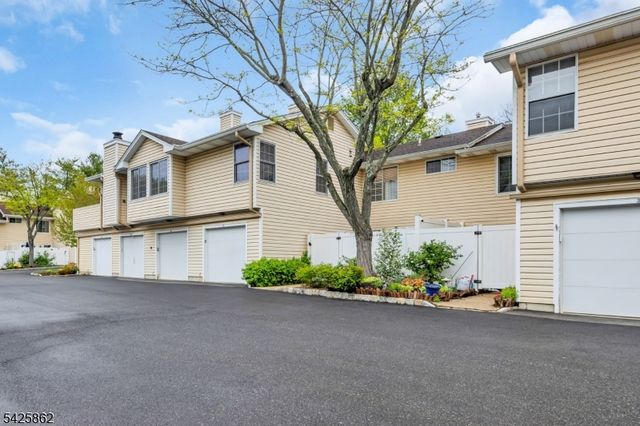 33 Foxwood Court, Bedminster Twp., NJ 07921