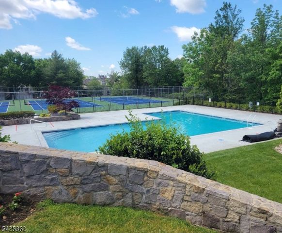 33 Foxwood Court, Bedminster Twp., NJ 07921