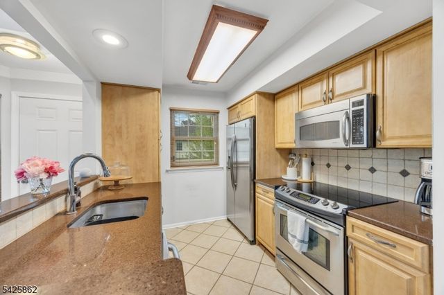 33 Foxwood Court, Bedminster Twp., NJ 07921