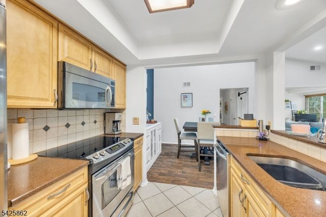 33 Foxwood Court, Bedminster Twp., NJ 07921