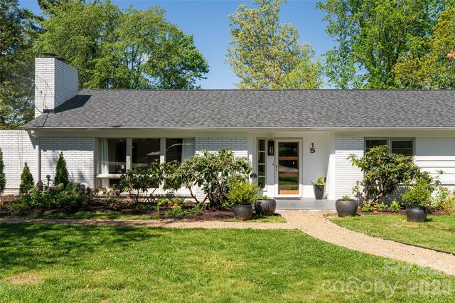 15 Red Oak Road, Asheville, NC 28804