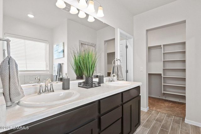 7010 Sentinel Avenue, Las Cruces, NM 88012