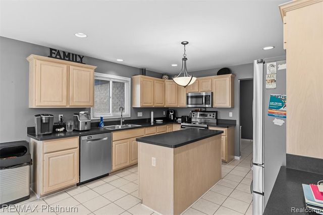 52655 Chestnut Grove Lane, Utica, MI 48316