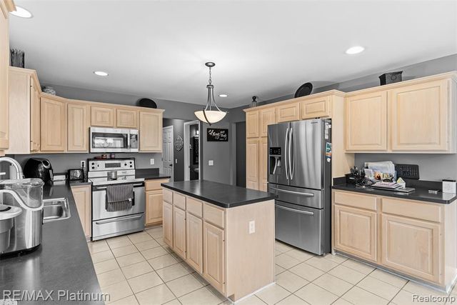 52655 Chestnut Grove Lane, Utica, MI 48316