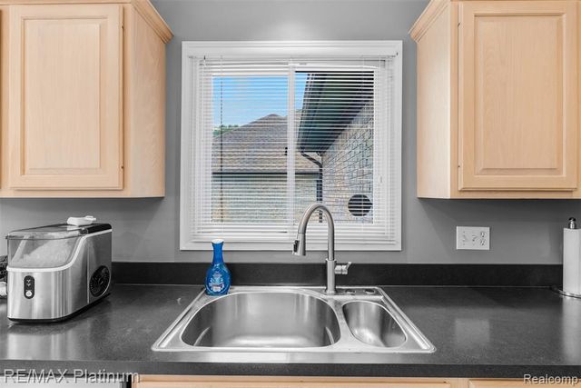 52655 Chestnut Grove Lane, Utica, MI 48316