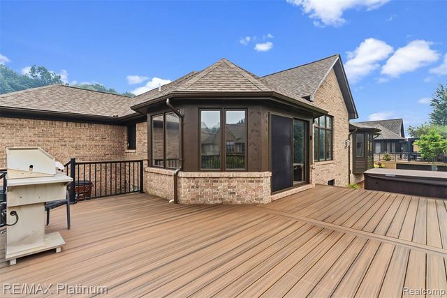 52655 Chestnut Grove Lane, Utica, MI 48316