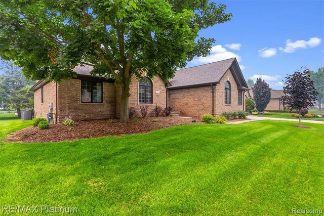 52655 Chestnut Grove Lane, Utica, MI 48316