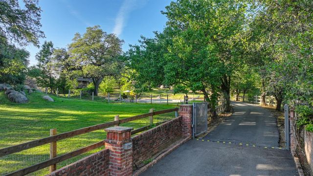 9475 King Rd, Loomis, CA 95650