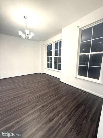 8177 AGNES LN, Manassas, VA 20110