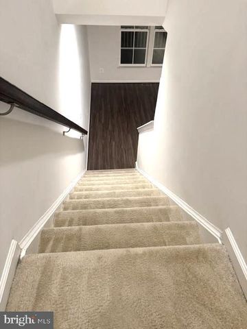 8177 AGNES LN, Manassas, VA 20110