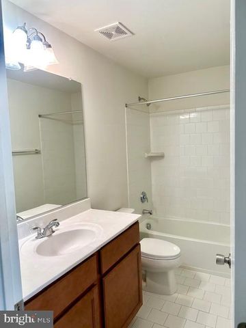 8177 AGNES LN, Manassas, VA 20110