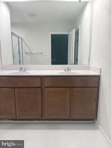 8177 AGNES LN, Manassas, VA 20110