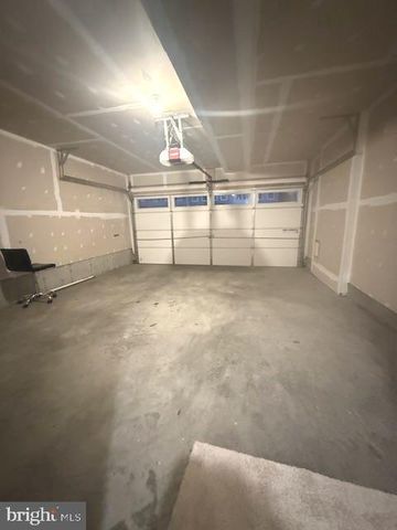 8177 AGNES LN, Manassas, VA 20110