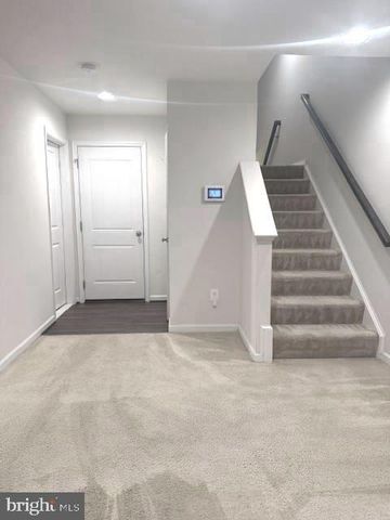 8177 AGNES LN, Manassas, VA 20110