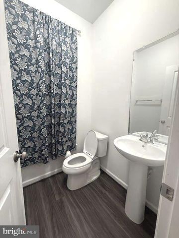 8177 AGNES LN, Manassas, VA 20110