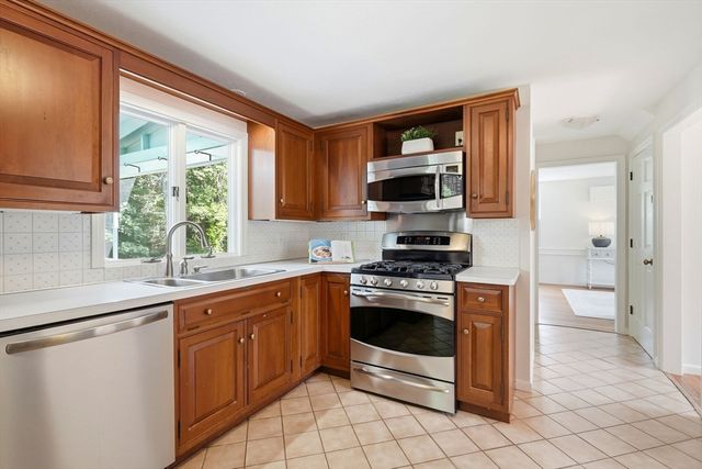 297 Holly Rd, Marshfield, MA 02050