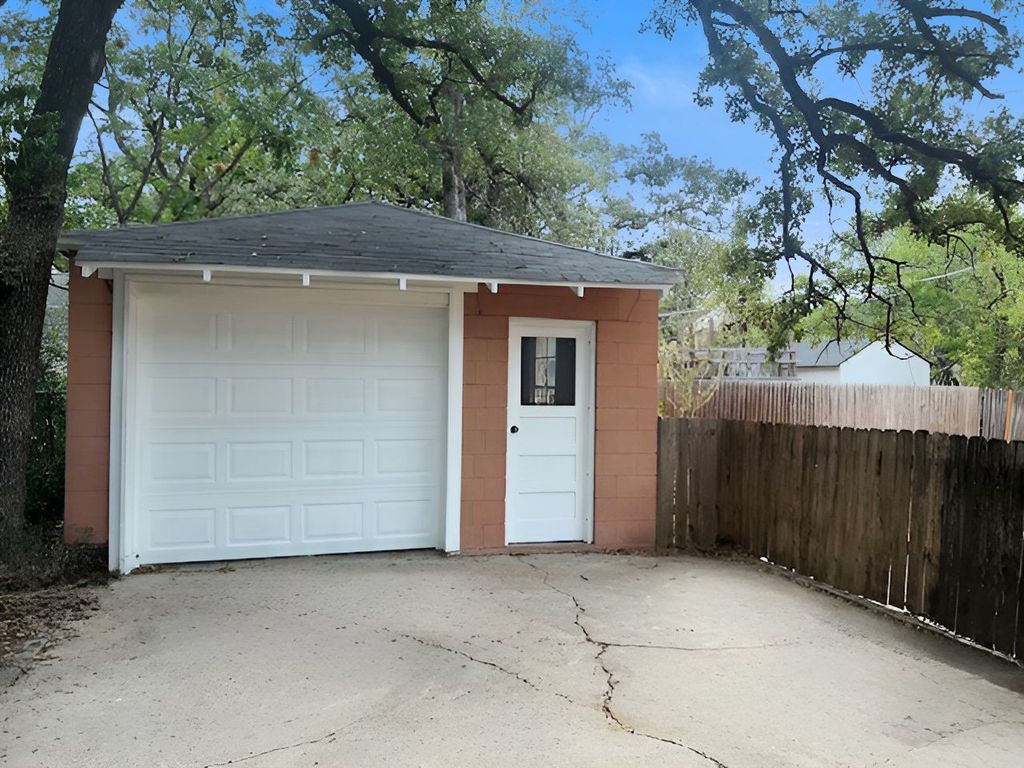 2012 Watauga Court W, Fort Worth, TX 76111 — photo 3