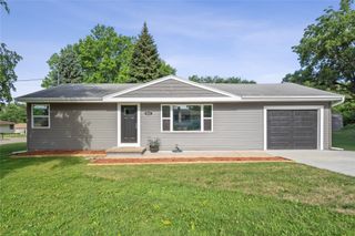 8066 Pilmer Drive, Des Moines, IA 50320