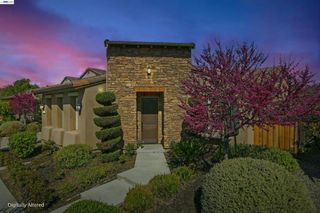 215 E Cara Ct, Mountain House, CA 95391