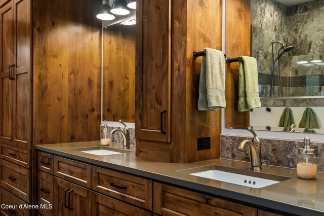 1569 Gooby Rd, Sandpoint, ID 83864