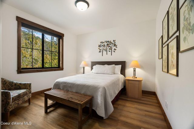 1569 Gooby Rd, Sandpoint, ID 83864