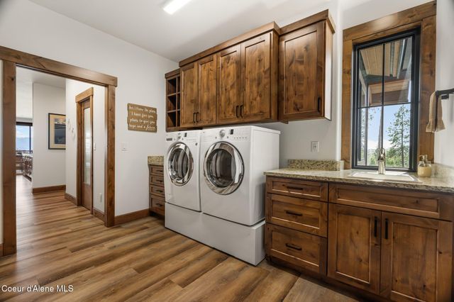 1569 Gooby Rd, Sandpoint, ID 83864