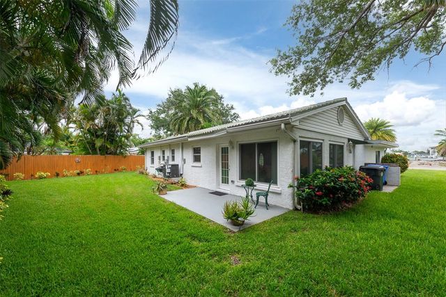 55 A DOLPHIN DRIVE, Treasure Island, FL 33706