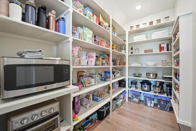 15291 W 172nd Place, Olathe, KS 66062