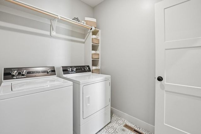 15291 W 172nd Place, Olathe, KS 66062
