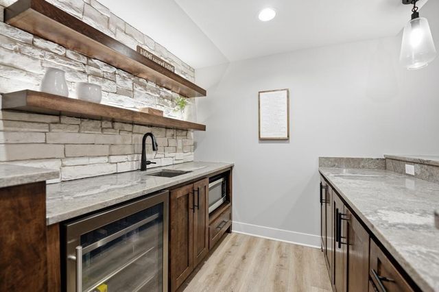 15291 W 172nd Place, Olathe, KS 66062