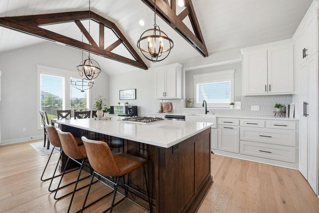 15291 W 172nd Place, Olathe, KS 66062