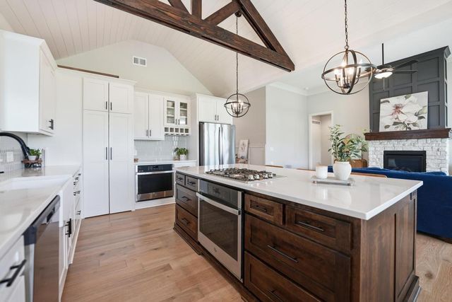 15291 W 172nd Place, Olathe, KS 66062