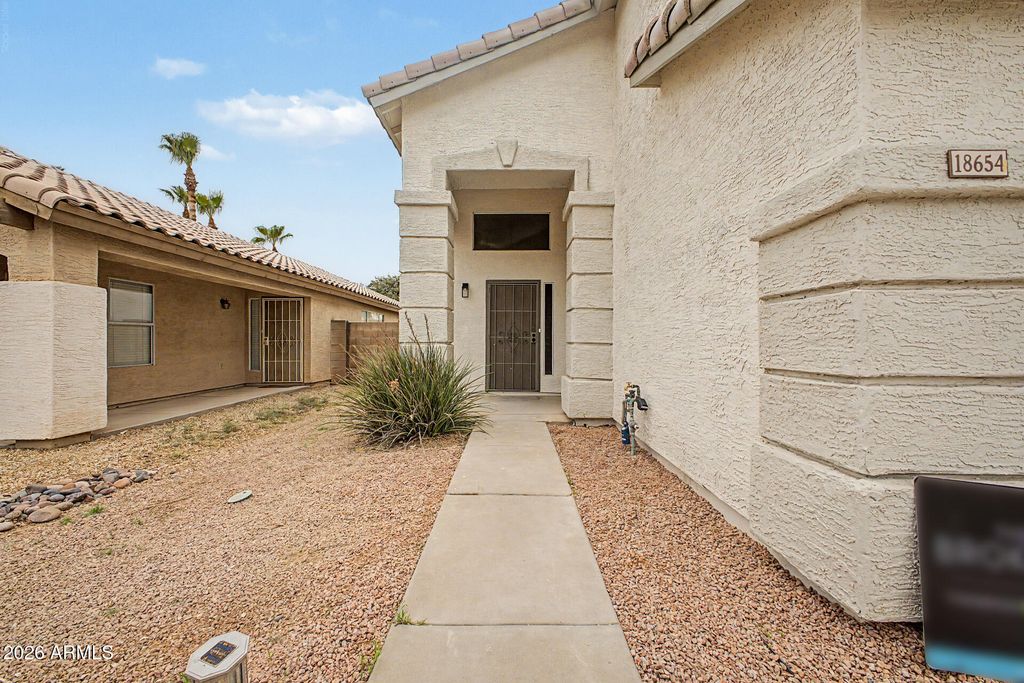 18654 N 39TH Street, Phoenix, AZ 85050 — photo 5