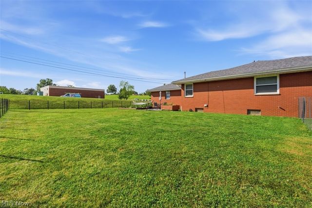 1366 Harris Highway, Parkersburg, WV 26101