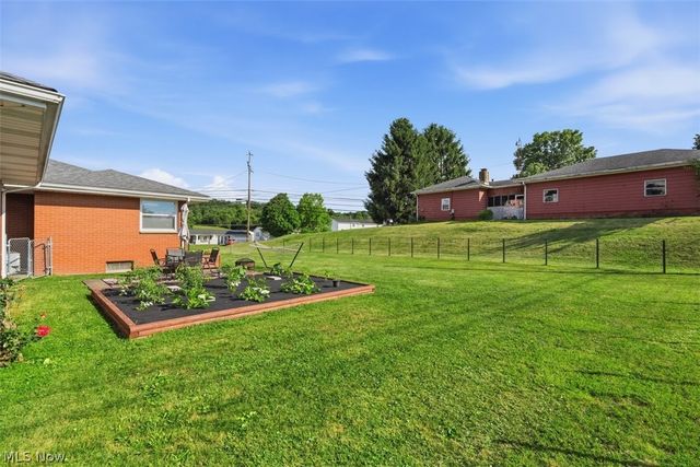1366 Harris Highway, Parkersburg, WV 26101