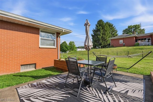 1366 Harris Highway, Parkersburg, WV 26101