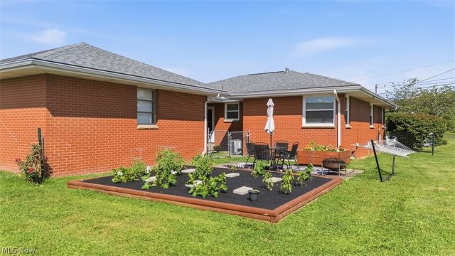 1366 Harris Highway, Parkersburg, WV 26101