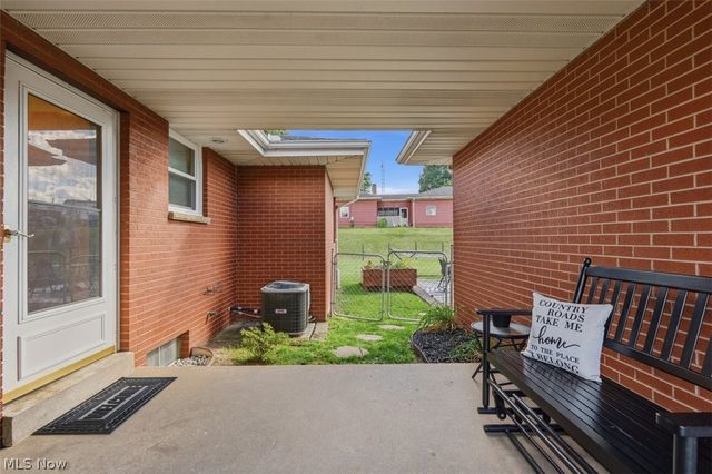 1366 Harris Highway, Parkersburg, WV 26101