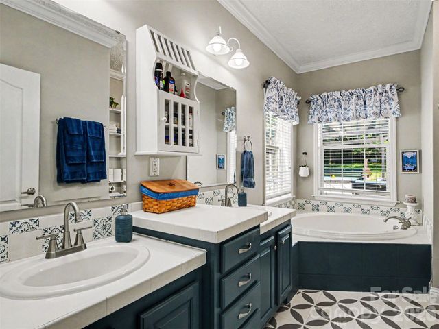 915 Ostwalt Amity Road, Statesville, NC 28677
