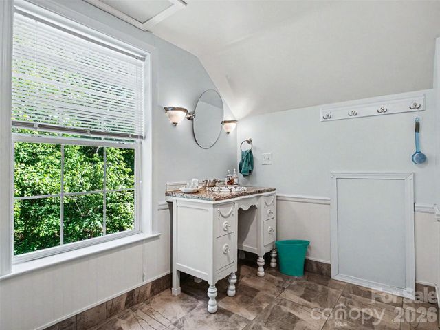 915 Ostwalt Amity Road, Statesville, NC 28677