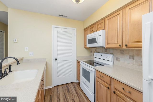 448 DURHAM CT, West Deptford, NJ 08051