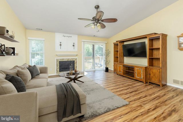 448 DURHAM CT, West Deptford, NJ 08051