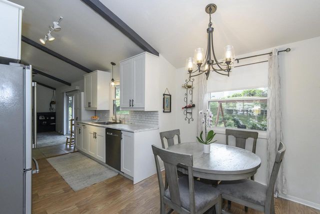 3575 S Cottonwood ROAD, New Berlin, WI 53151