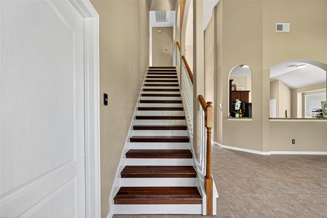 19207 Pinewood Mist Lane, Humble, TX 77346