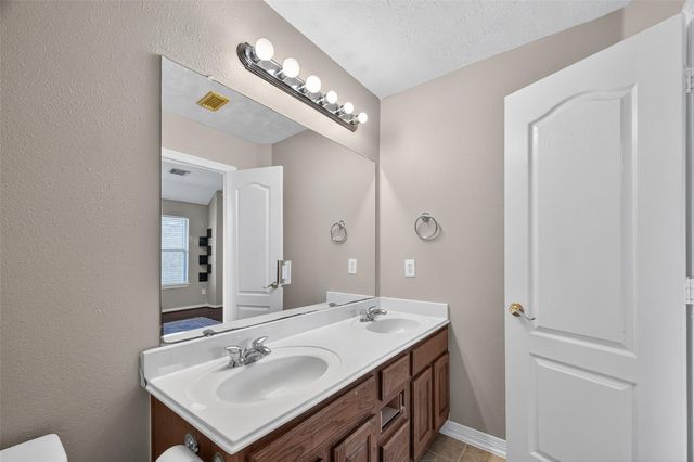 19207 Pinewood Mist Lane, Humble, TX 77346