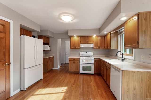 51595 Harvester Drive, Granger, IN 46530