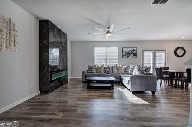 502 McGinnis, Calhoun, GA 30701