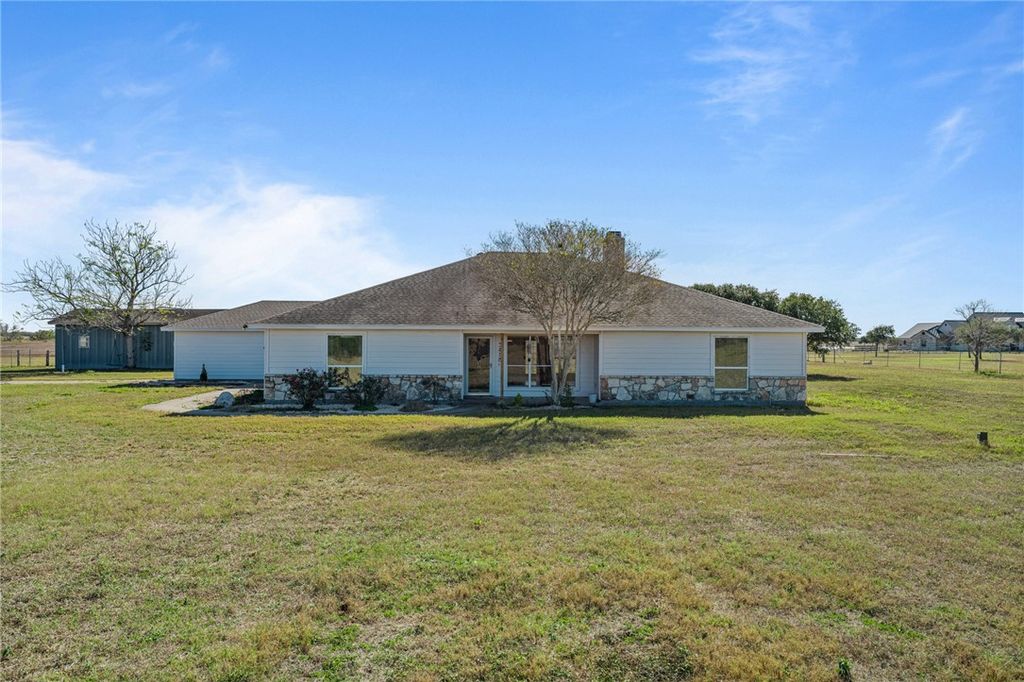 5418 County Road 101, Robstown, TX 78380
