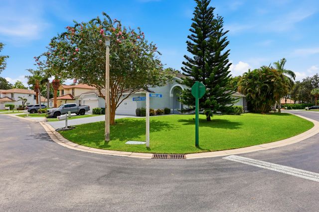 360 Hammocks Trail, Greenacres, FL 33413